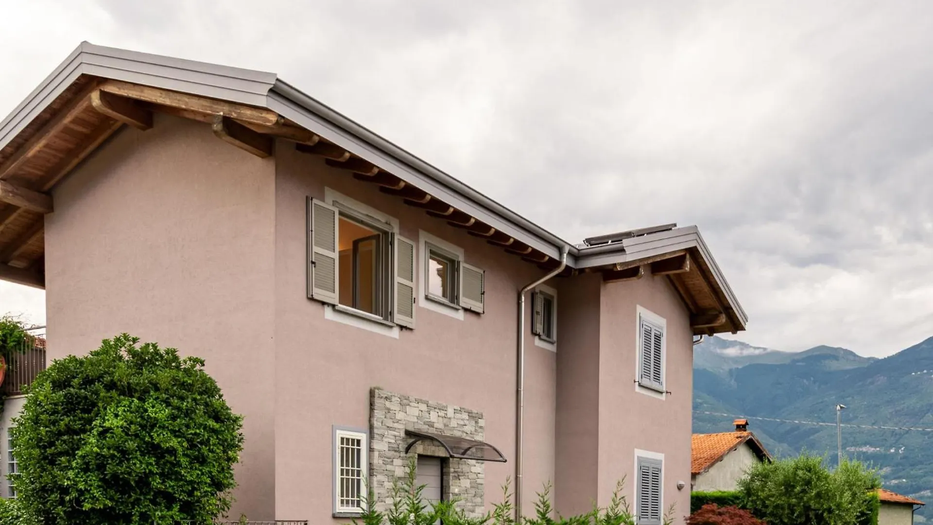 Holiday Home Luxury House By Interhome Colico